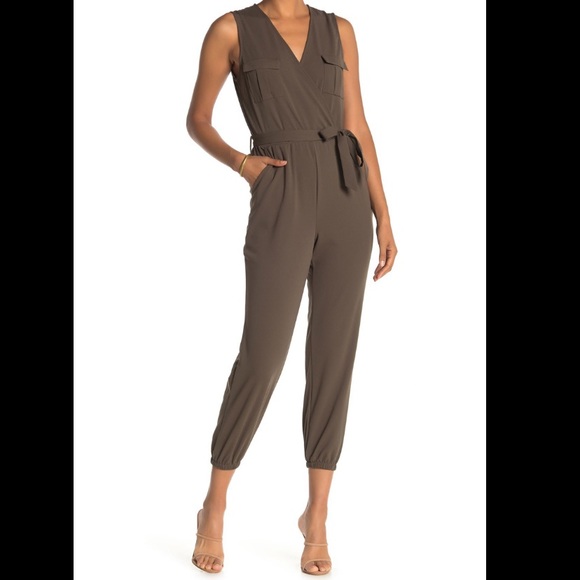 fitted jumpsuit olive green - Picture 2 of 3